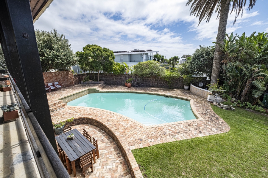 4 Bedroom Property for Sale in Summerstrand Eastern Cape